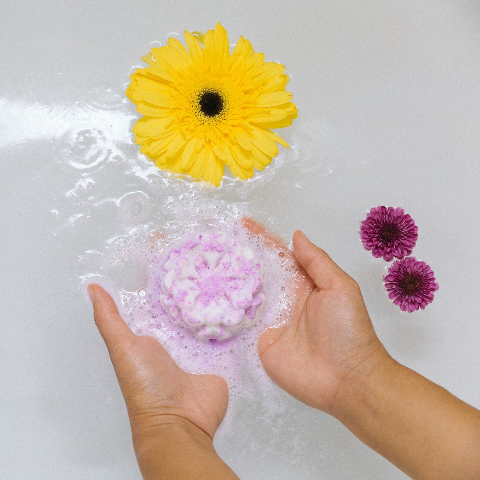Flower Bomb Bath Bomb - Chasin' Unicorns